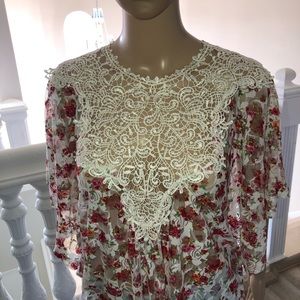 Beautiful girls top size medium